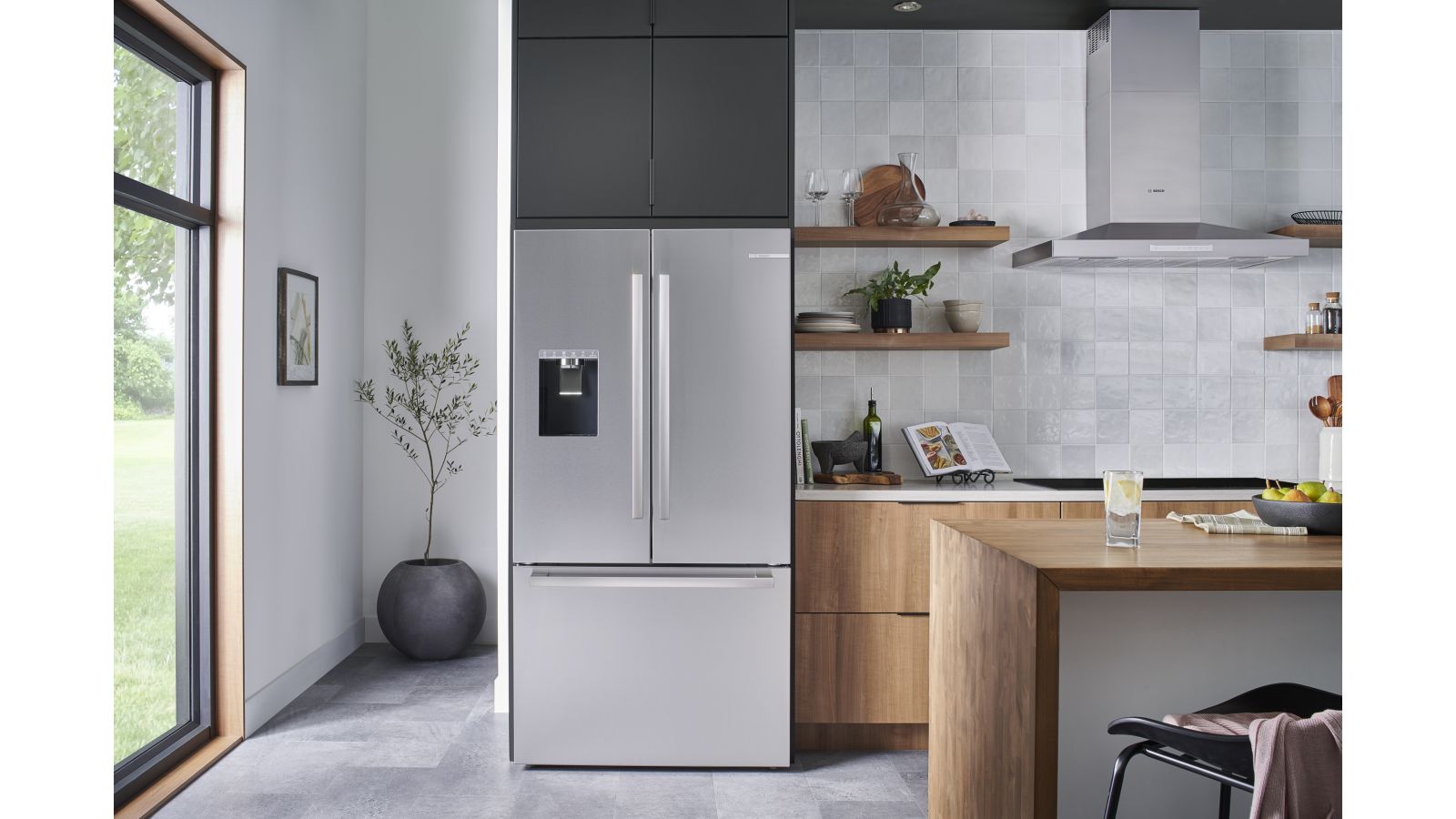 Bosch 500 Series standard-depth refrigerator with QuickIcePro System™